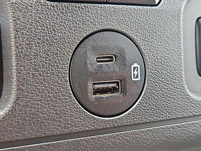 Vehicle image 23 of 37