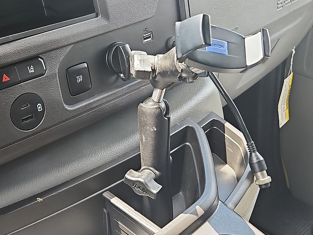 Vehicle image 24 of 37