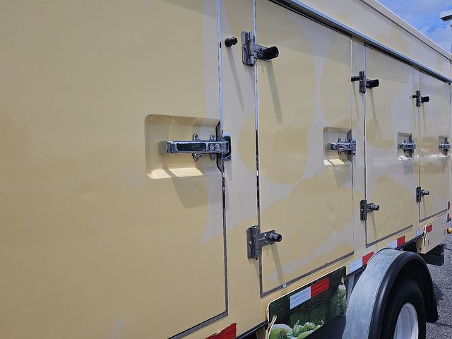 Vehicle image 10 of 37