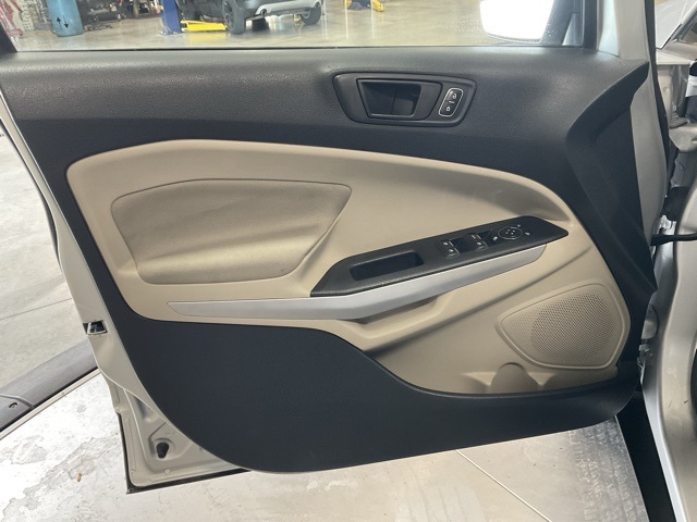Vehicle image 26 of 30