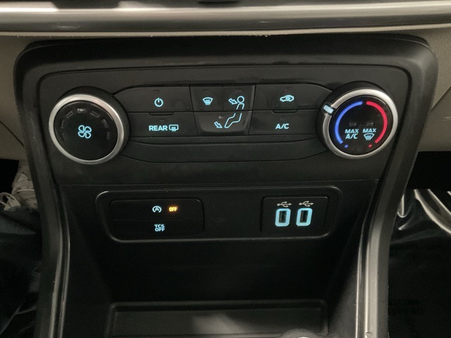 Vehicle image 18 of 30