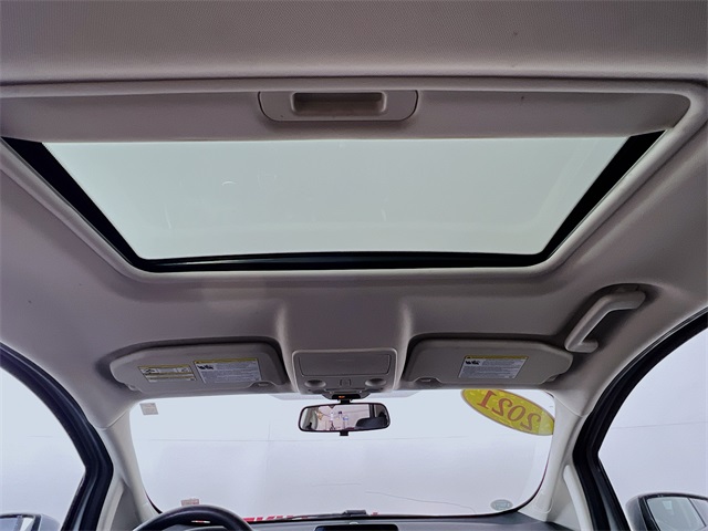 Vehicle image 21 of 41