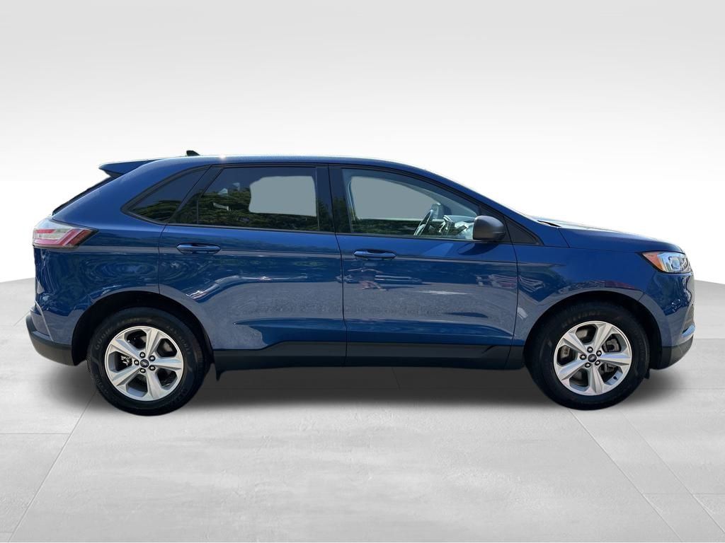 Vehicle image 4 of 21