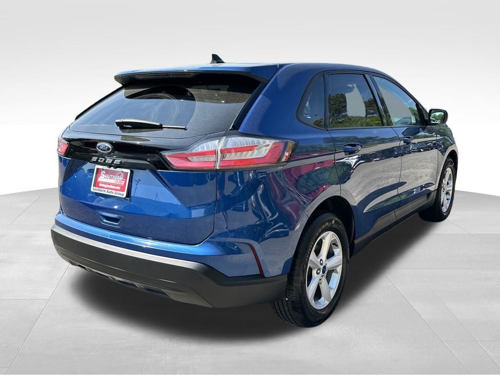 Vehicle image 5 of 21