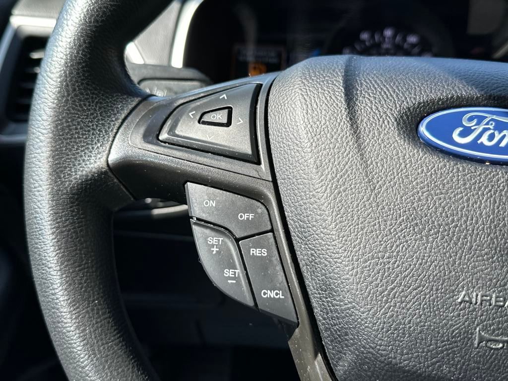 Vehicle image 14 of 21