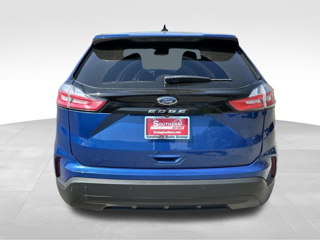 Vehicle image 6 of 21