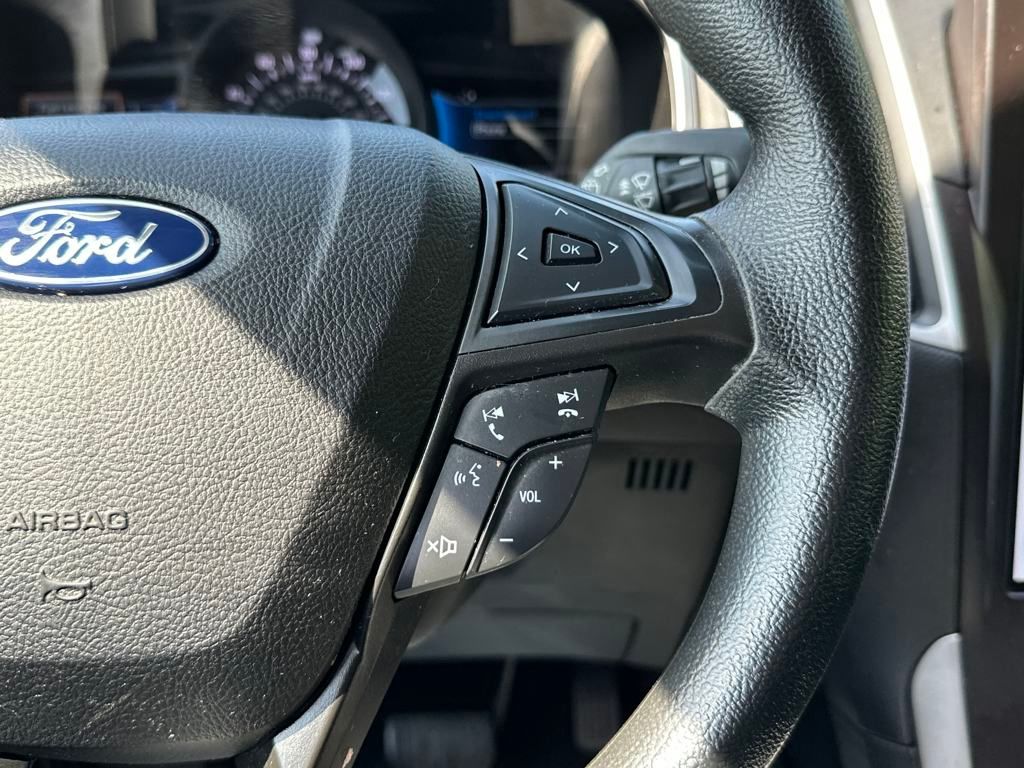 Vehicle image 15 of 21