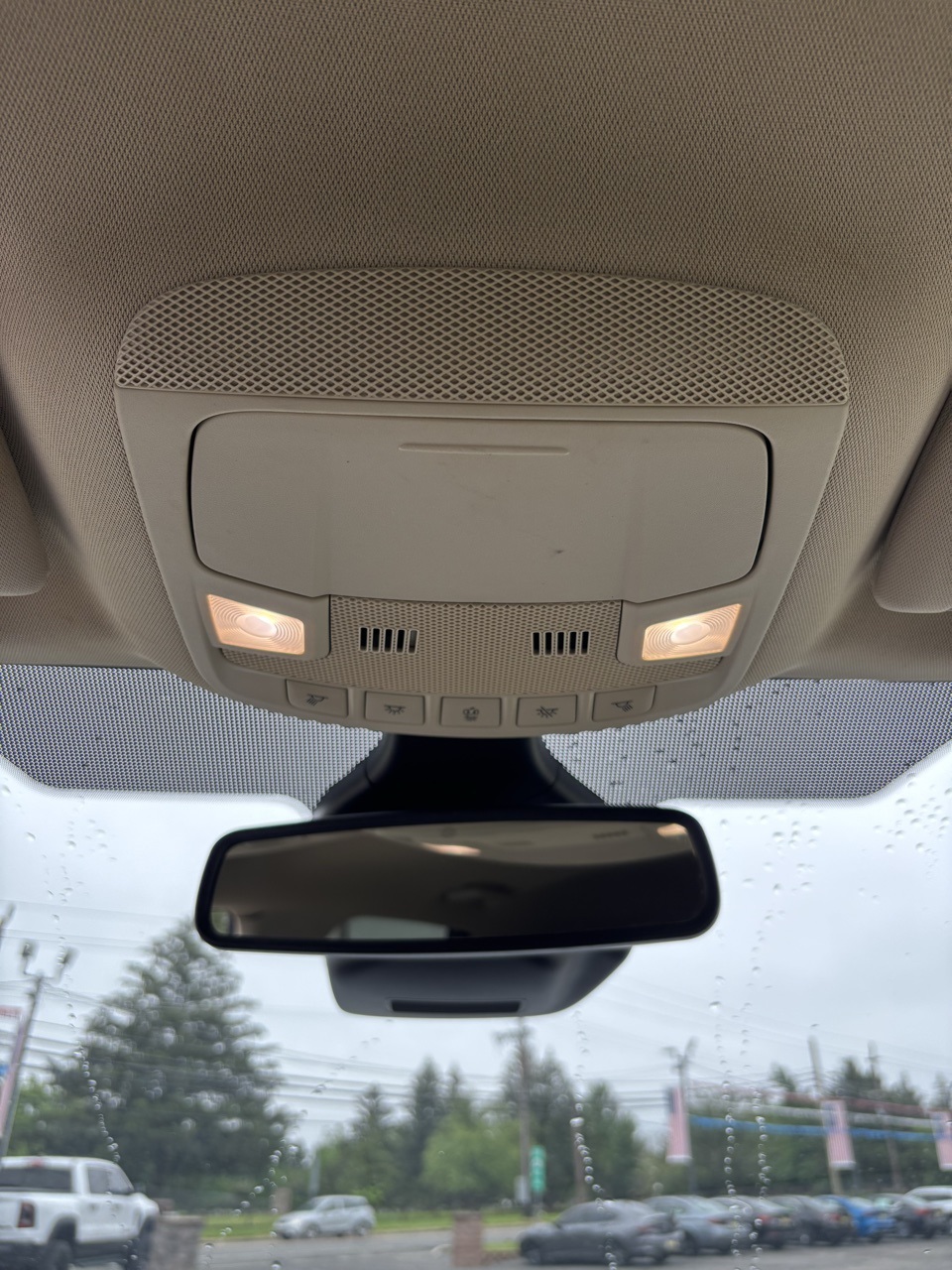 Vehicle image 17 of 24