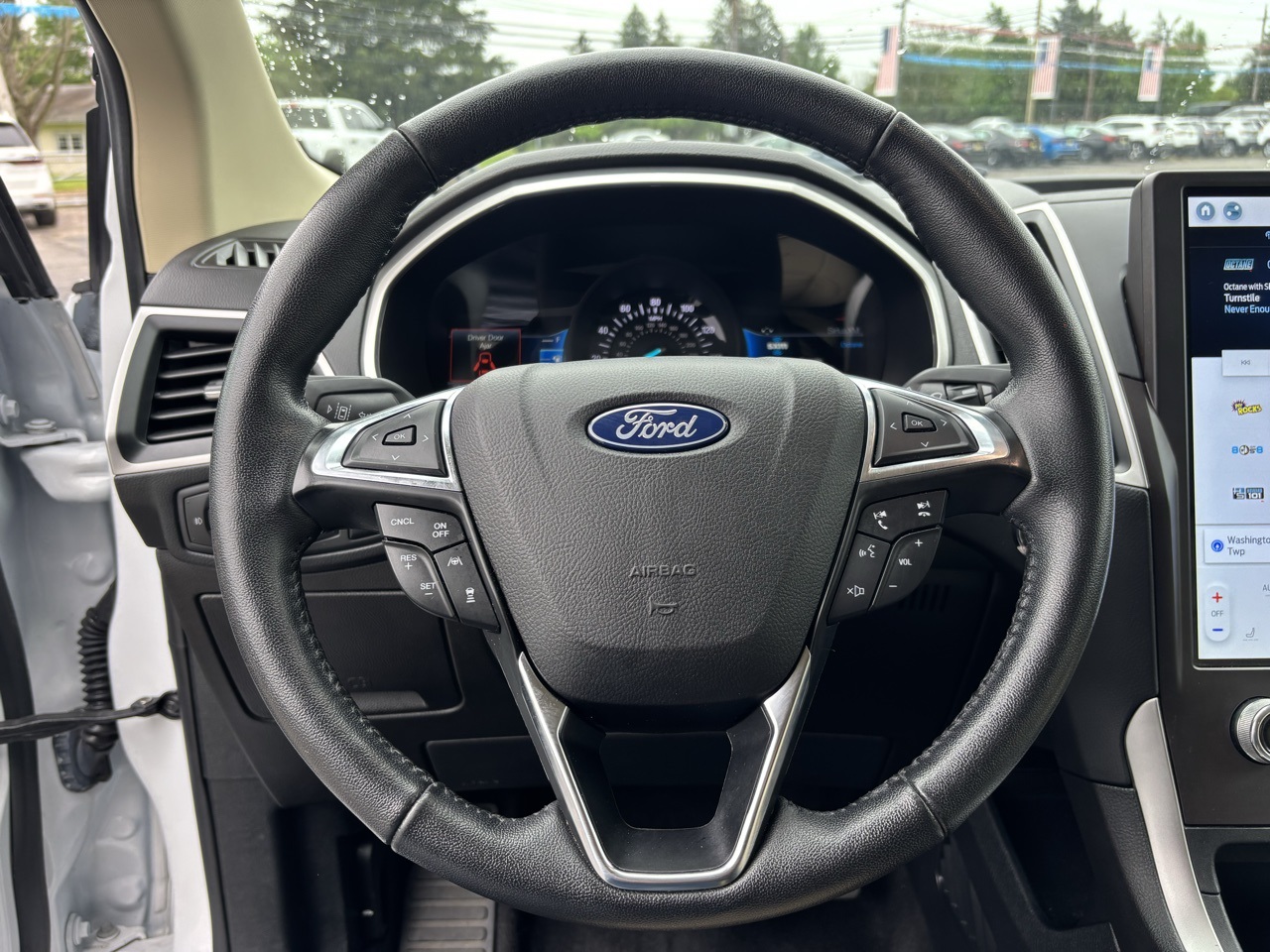 Vehicle image 13 of 24
