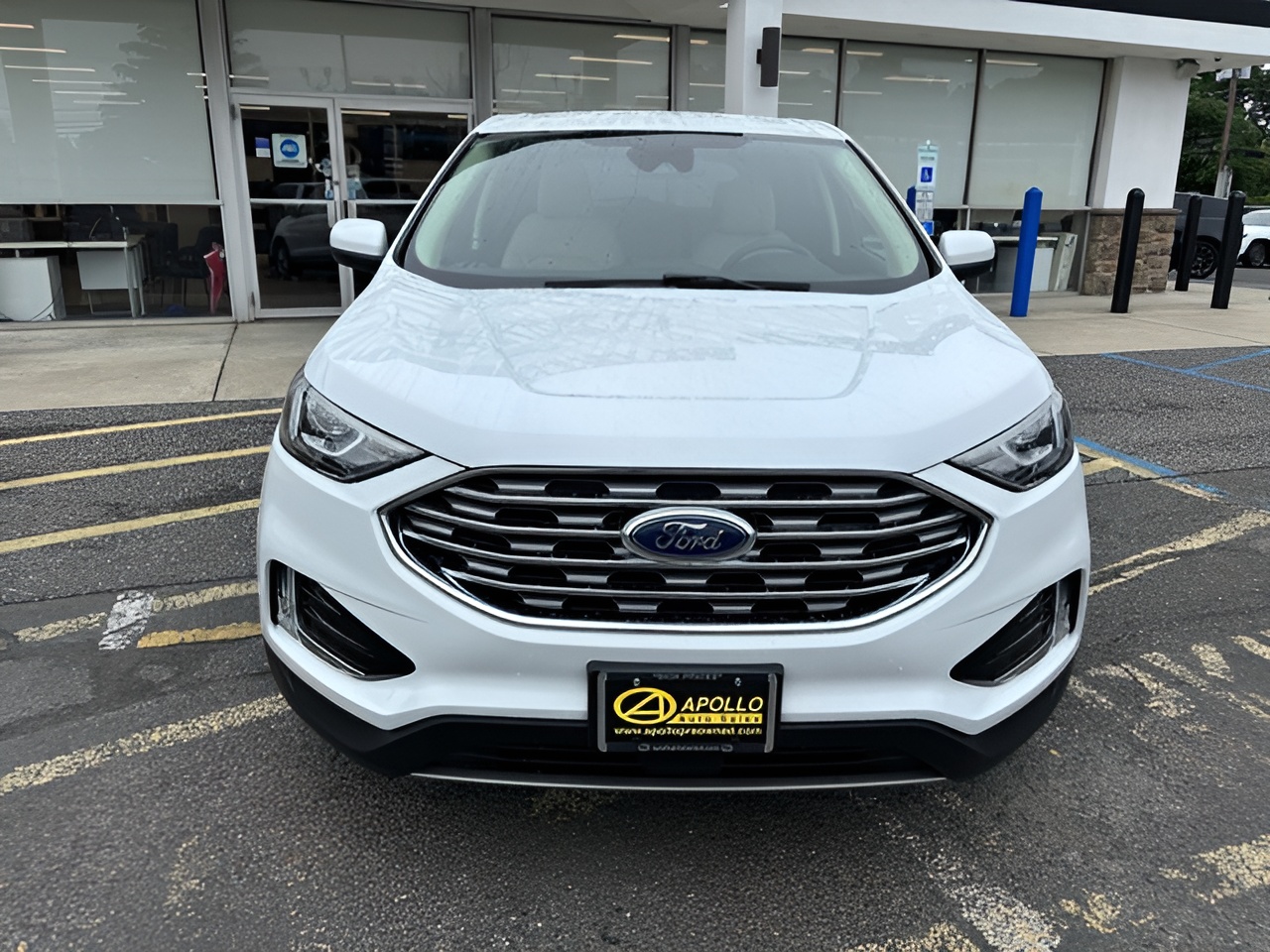 Vehicle image 21 of 24