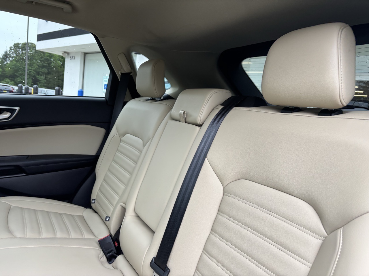 Vehicle image 8 of 24