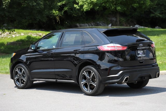 Vehicle image 5 of 33