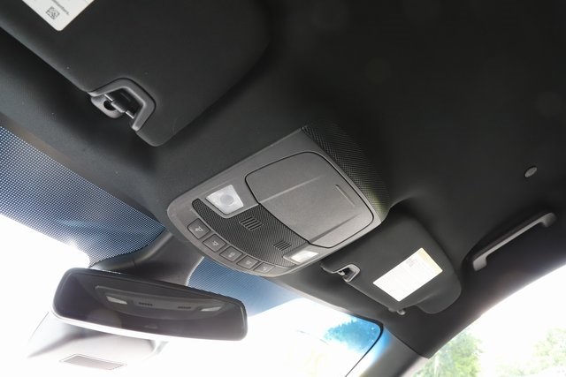 Vehicle image 21 of 33