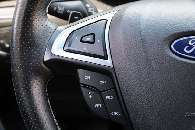 Vehicle image 22 of 33