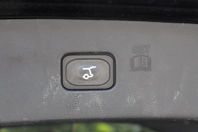 Vehicle image 11 of 33