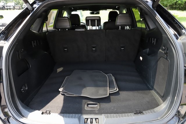 Vehicle image 6 of 33