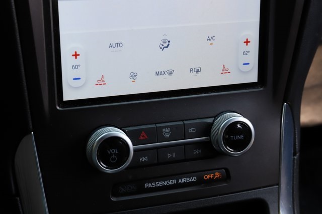 Vehicle image 15 of 33