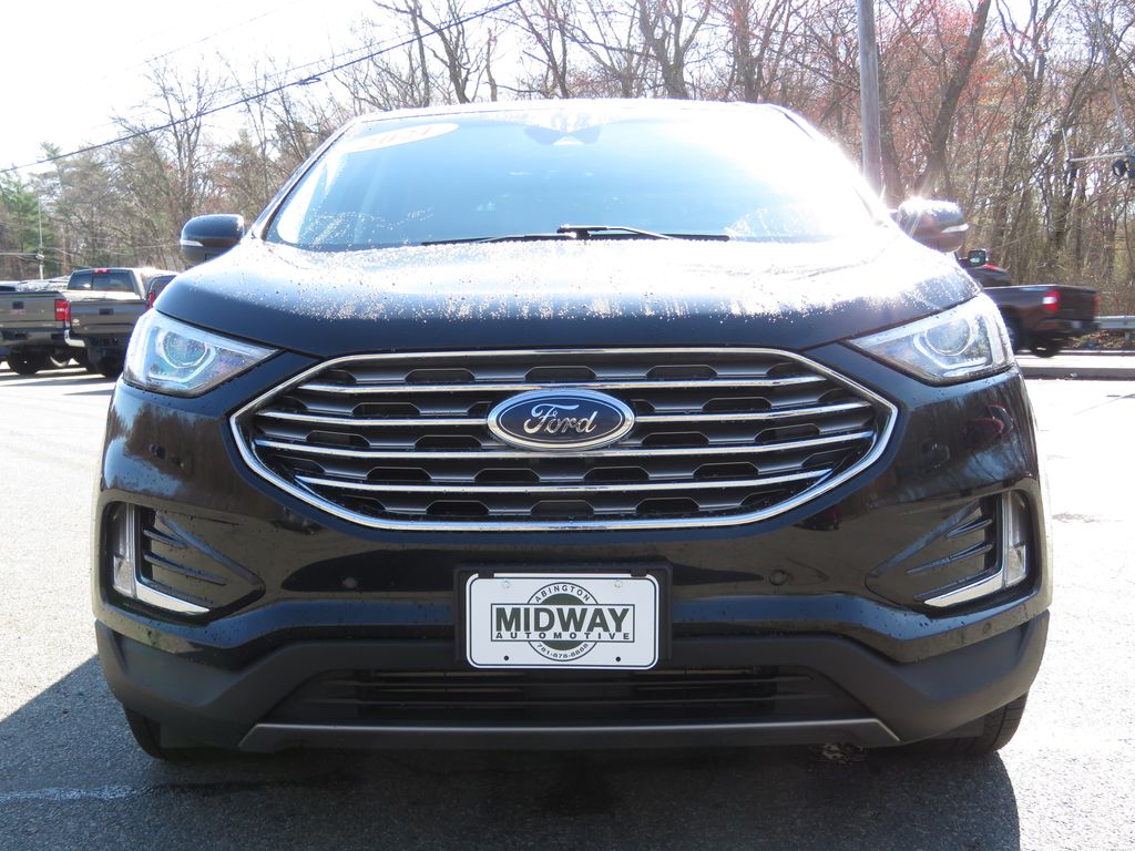 2021 Ford Edge Titanium Image 2 of 27