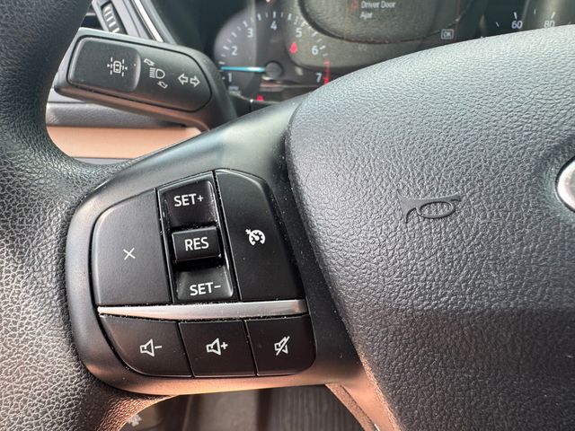 Vehicle image 17 of 33