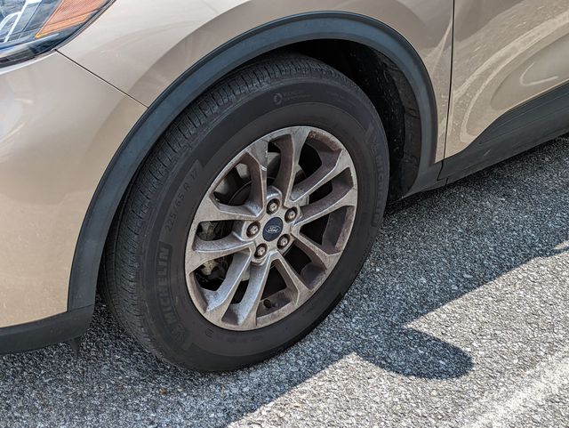 Vehicle image 11 of 33
