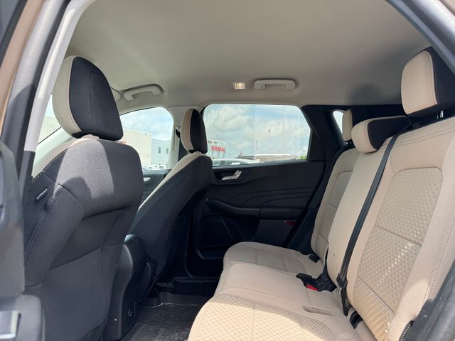 Vehicle image 31 of 33