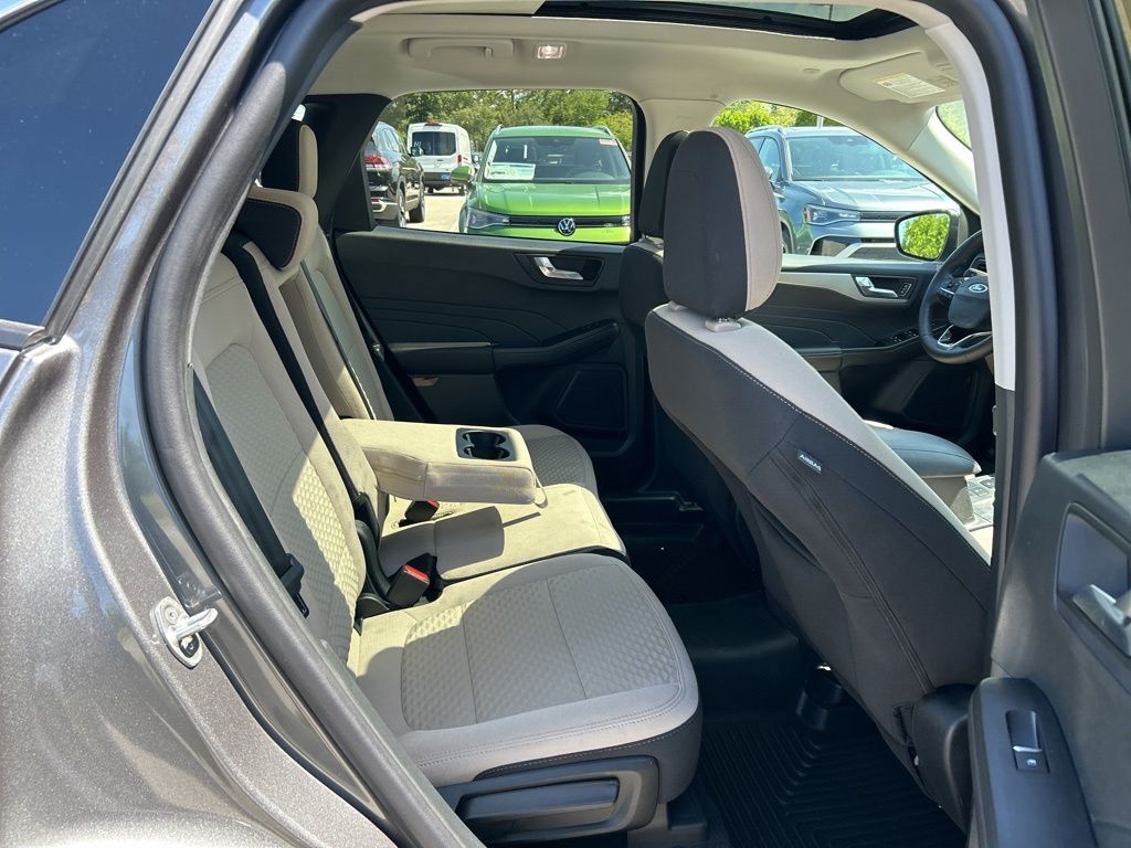 Vehicle image 41 of 51