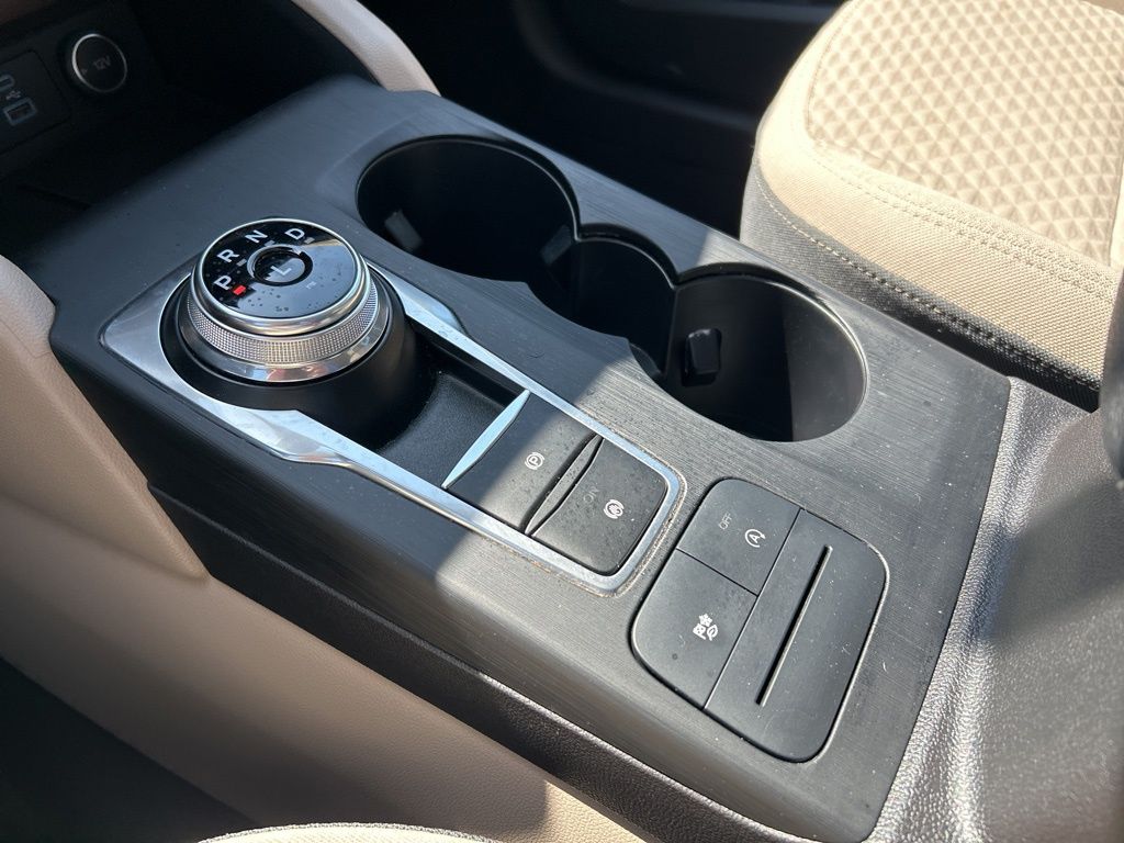 Vehicle image 33 of 51
