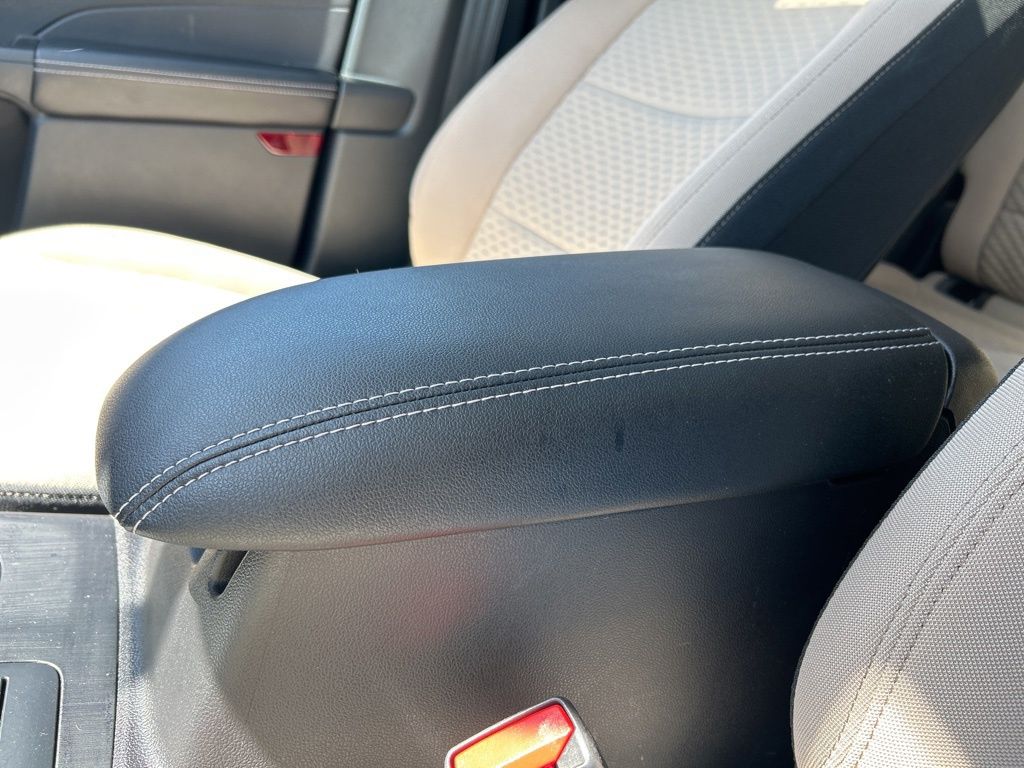 Vehicle image 34 of 51