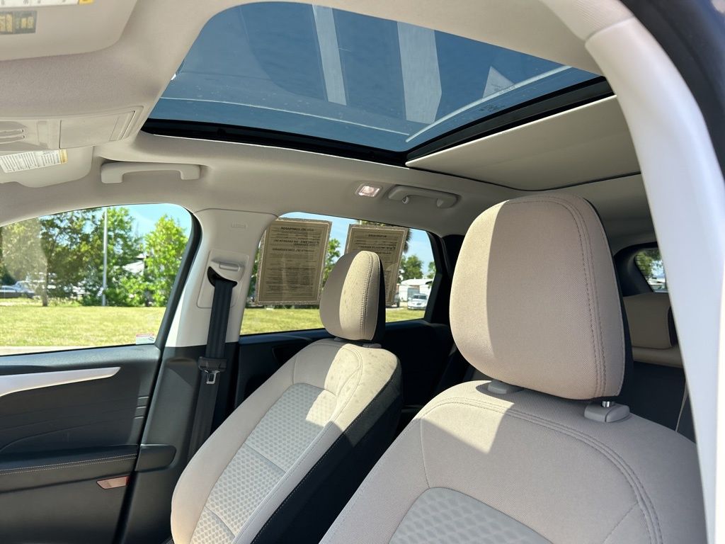 Vehicle image 15 of 51