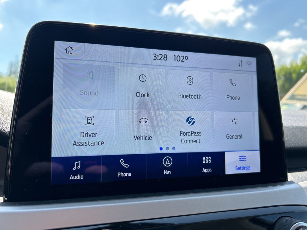 Vehicle image 27 of 51