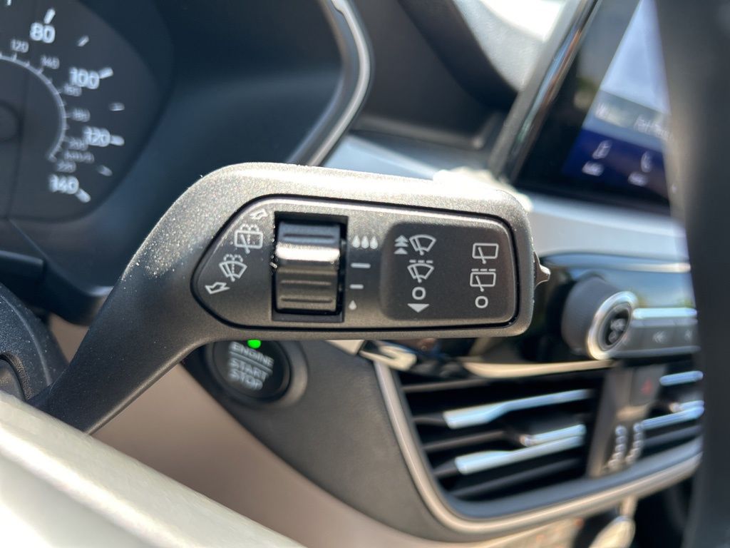 Vehicle image 23 of 51