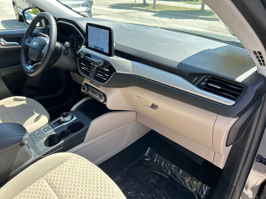 Vehicle image 39 of 51