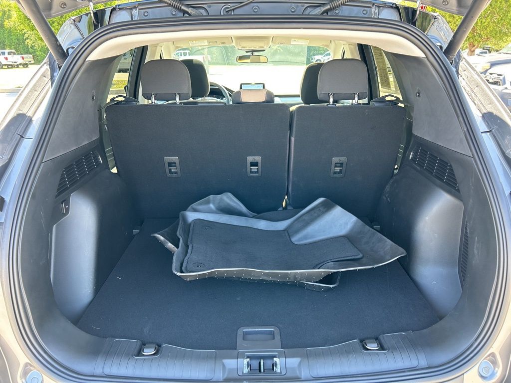Vehicle image 46 of 51