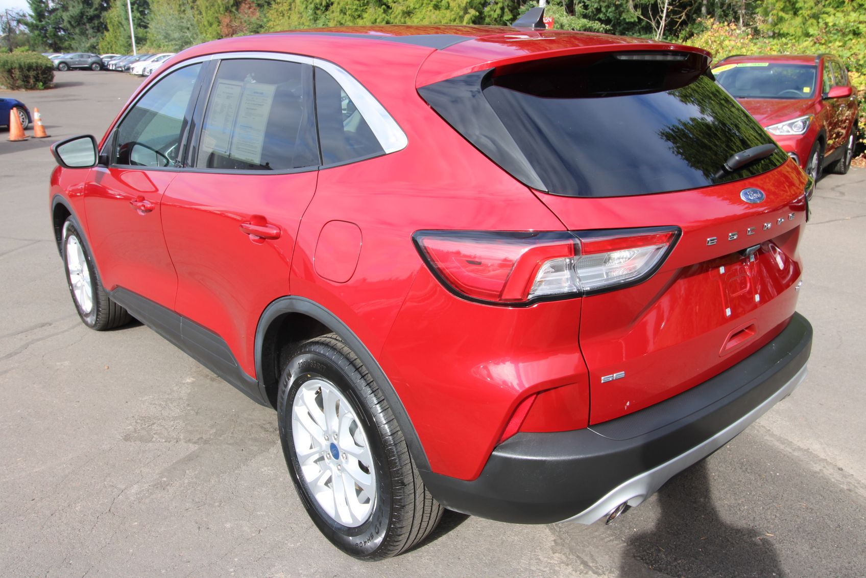 2021 Ford Escape SE Image 7 of 32