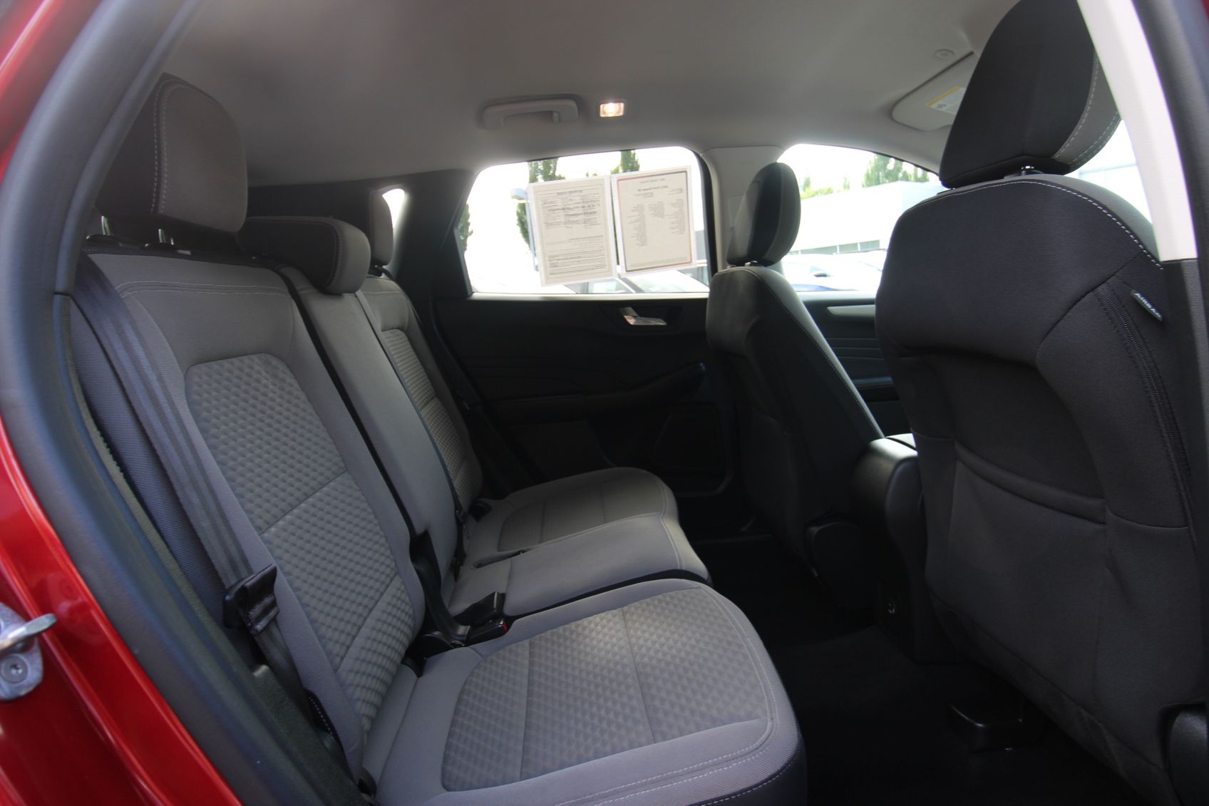 2021 Ford Escape SE Image 12 of 32