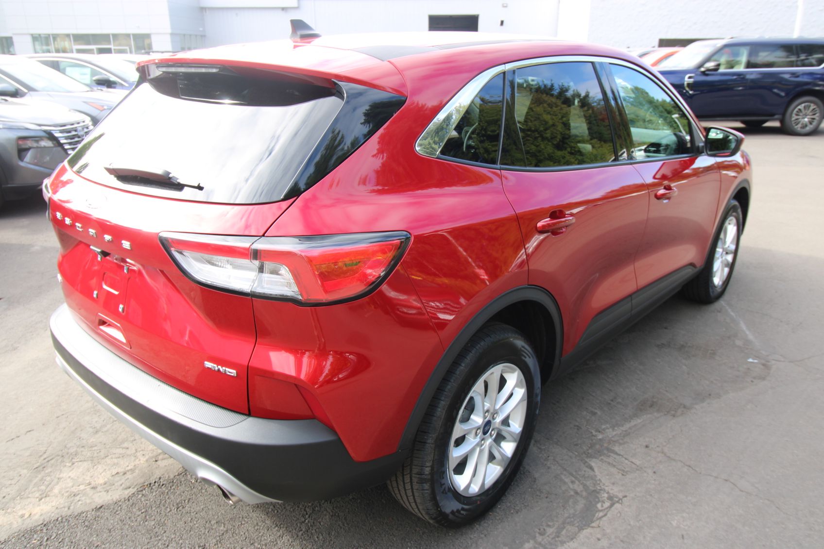2021 Ford Escape SE Image 5 of 32