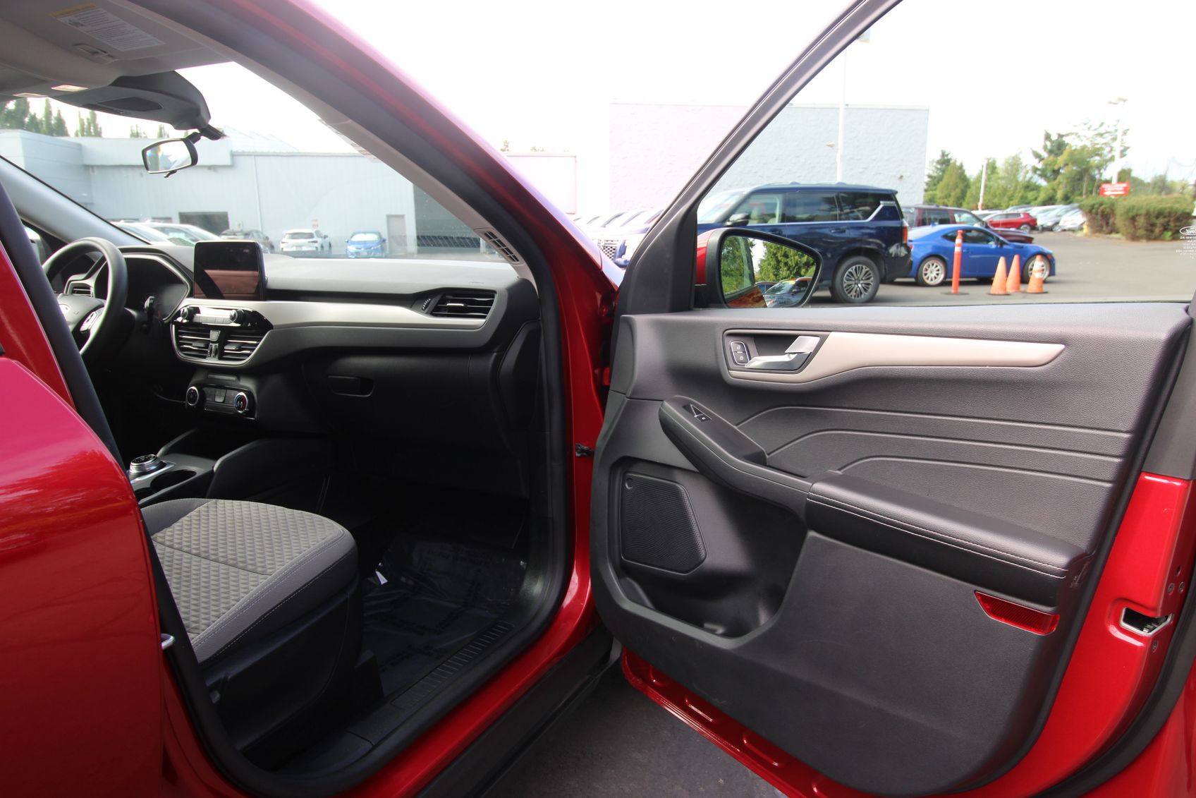 2021 Ford Escape SE Image 26 of 32