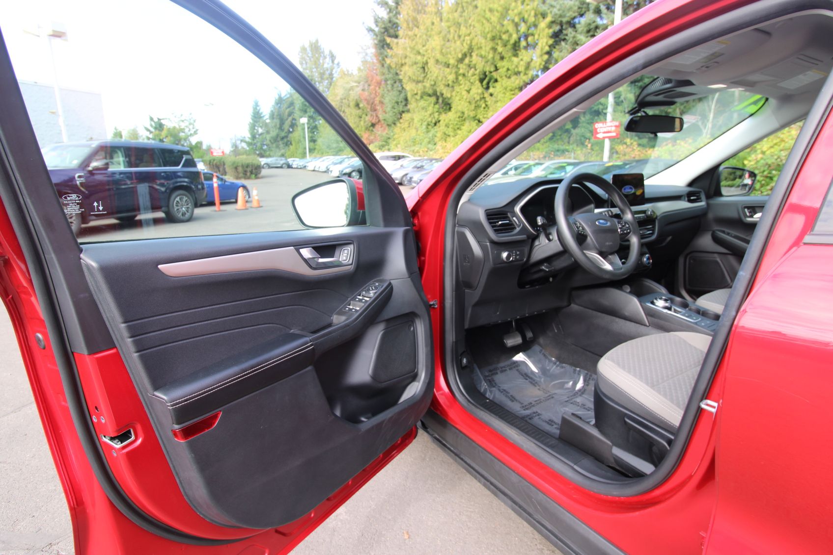 2021 Ford Escape SE Image 24 of 32