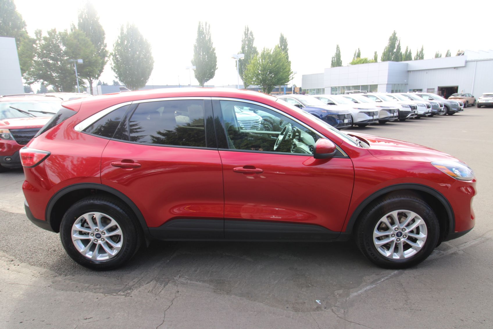 2021 Ford Escape SE Image 4 of 32