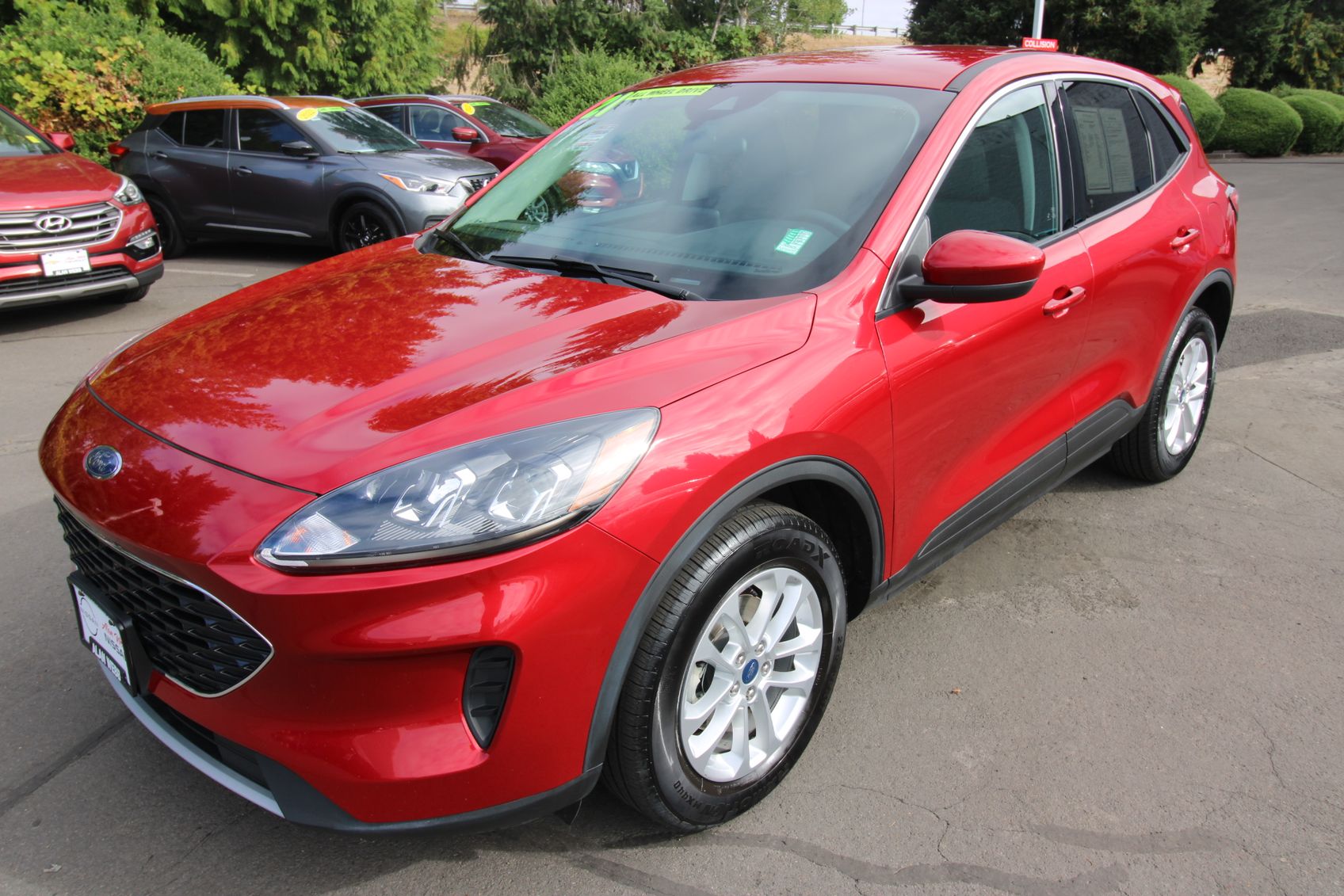 2021 Ford Escape SE Image 1 of 32