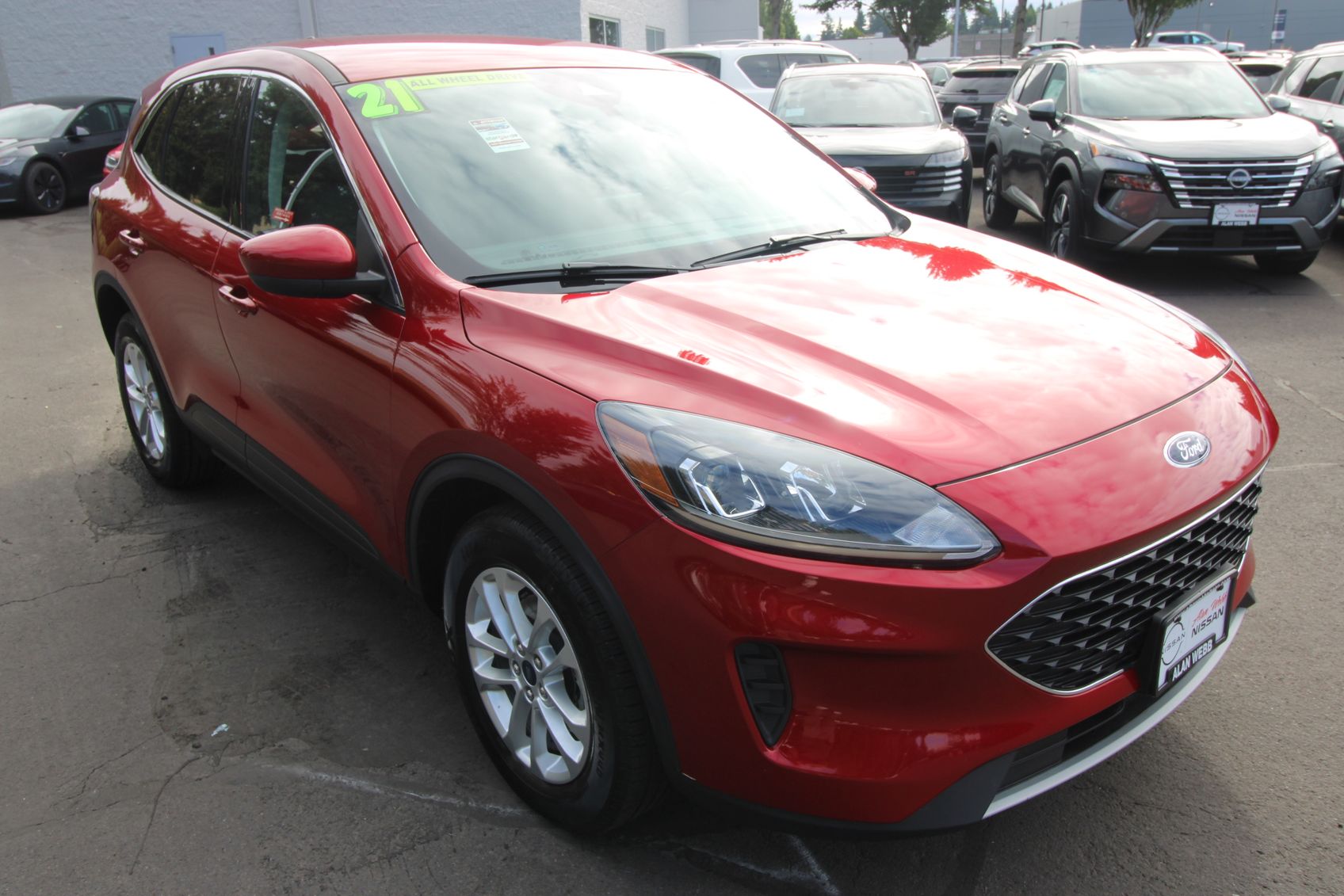 2021 Ford Escape SE Image 3 of 32