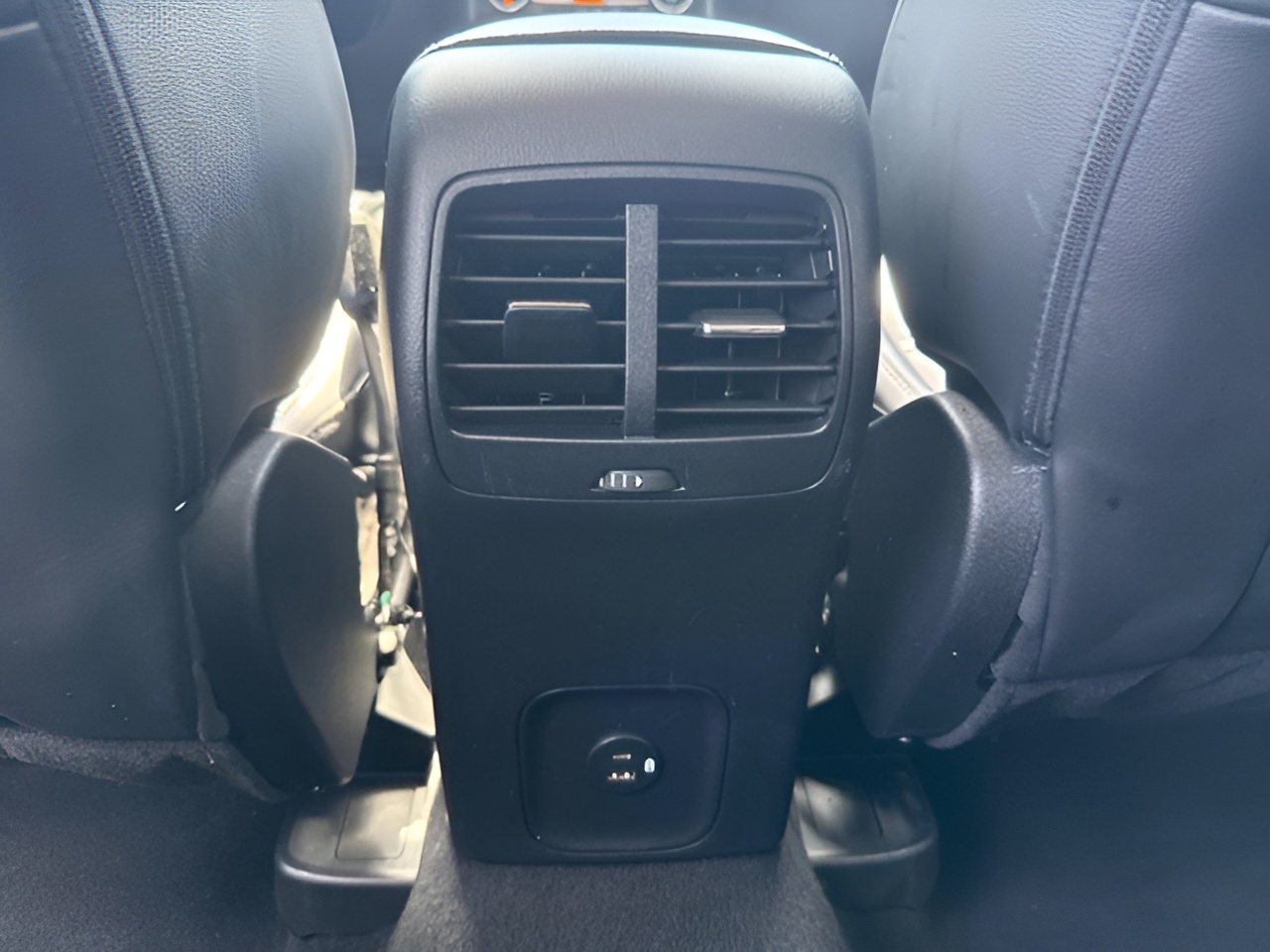 Vehicle image 41 of 47