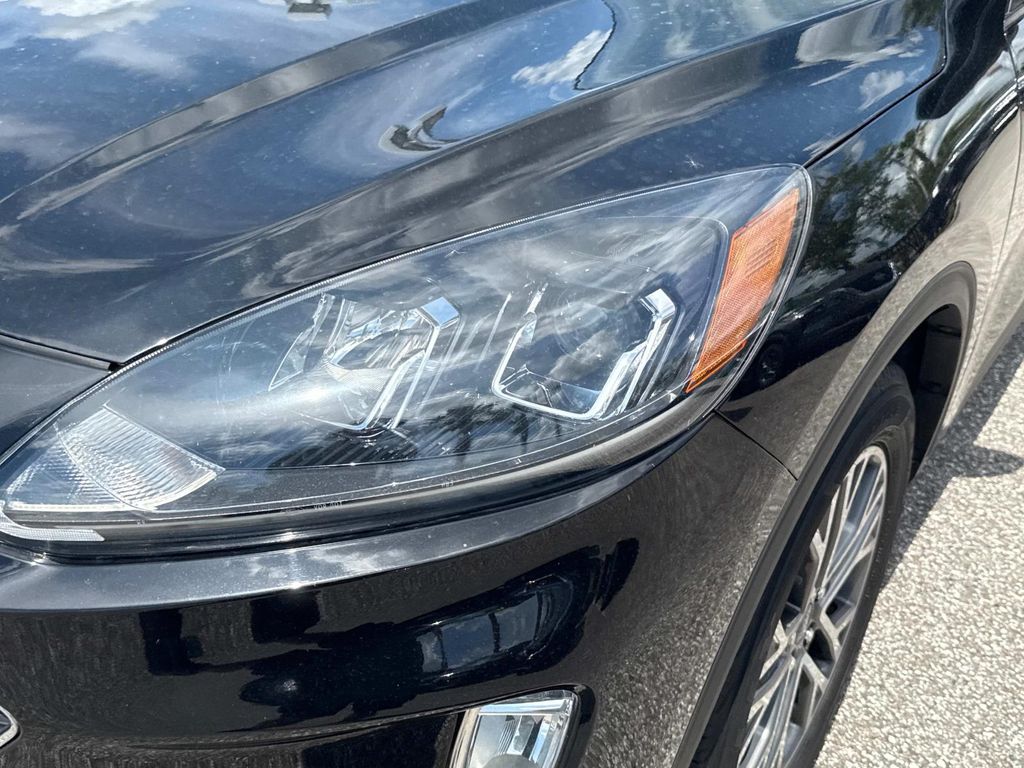 Vehicle image 11 of 47