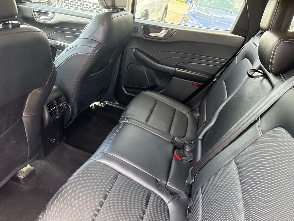Vehicle image 16 of 47