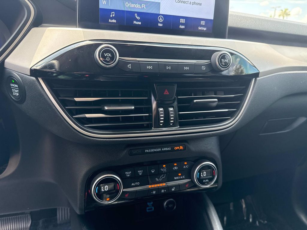Vehicle image 29 of 47