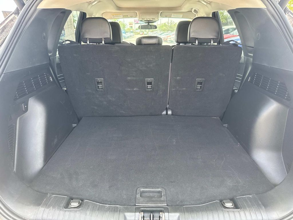 Vehicle image 37 of 47