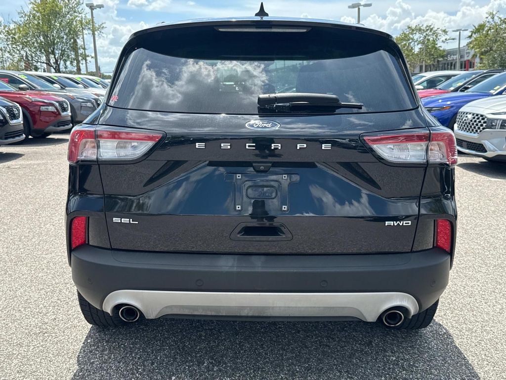 Vehicle image 7 of 47
