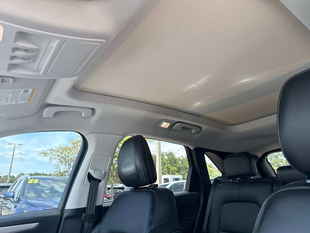 Vehicle image 25 of 47