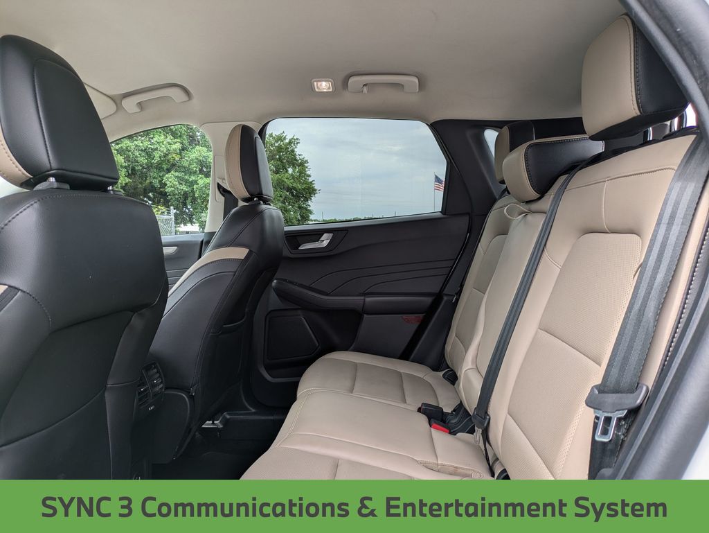 Vehicle image 26 of 33