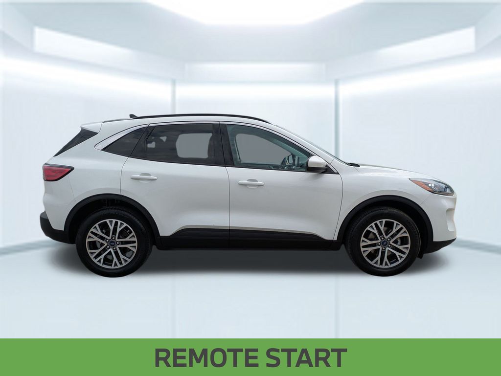 Vehicle image 4 of 33